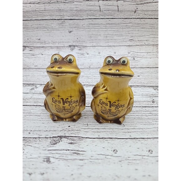 Vintage Souvenir Salt & Pepper Frogs Las Vegas Ceramic - Picture 1 of 13
